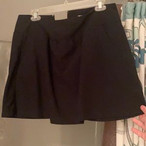 Black Old Navy skirt